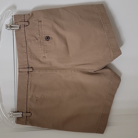 Uniqlo Size 4 Khaki Chino Shorts, Gently Used Condition - Picture 2 of 10